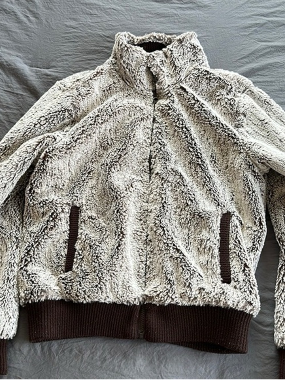 Patagonia Two-Tone Plush Zip Jacket in Beige and Brown - Picture 5 of 6